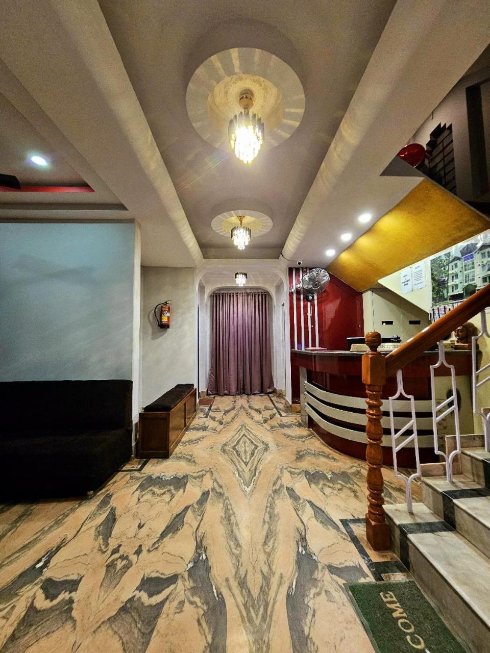Hotel Vishal Силигури Екстериор снимка