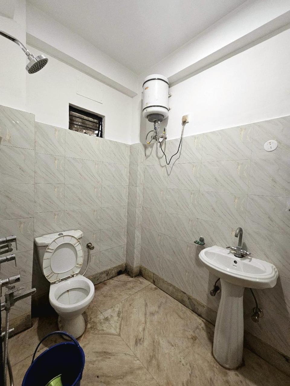 Hotel Vishal Силигури Екстериор снимка