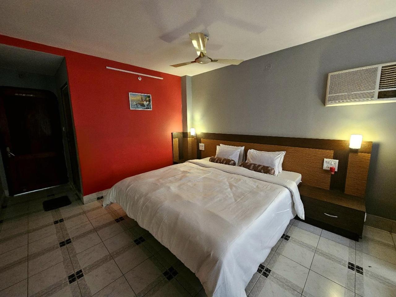 Hotel Vishal Силигури Екстериор снимка